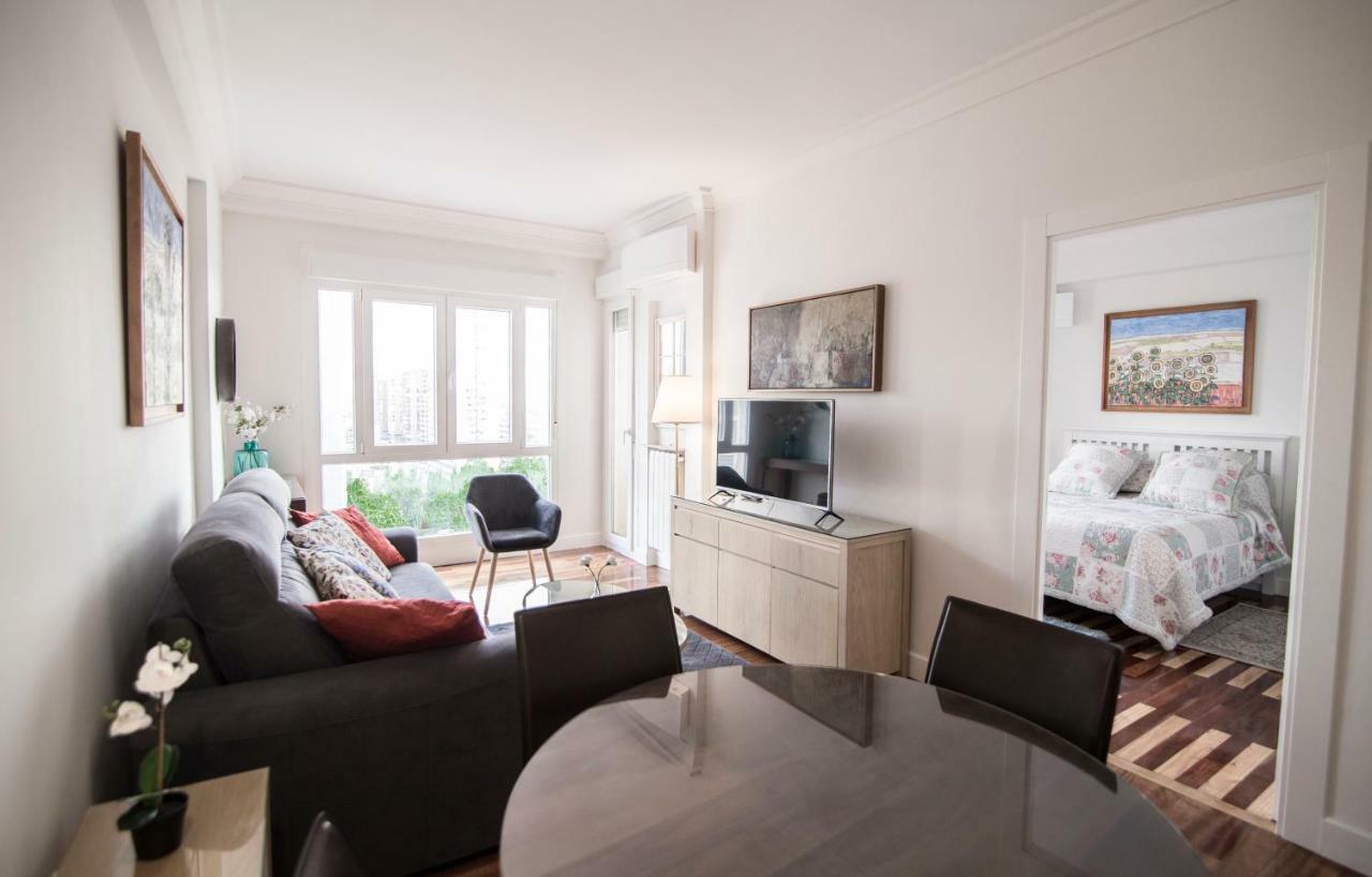 Elegant Retreat Business District Bernabeu Apartment Madrid Exterior foto